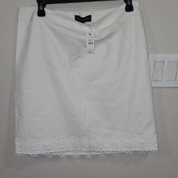 Talbots White Pencil Skirt with Lace Detail - Picture 4 of 4